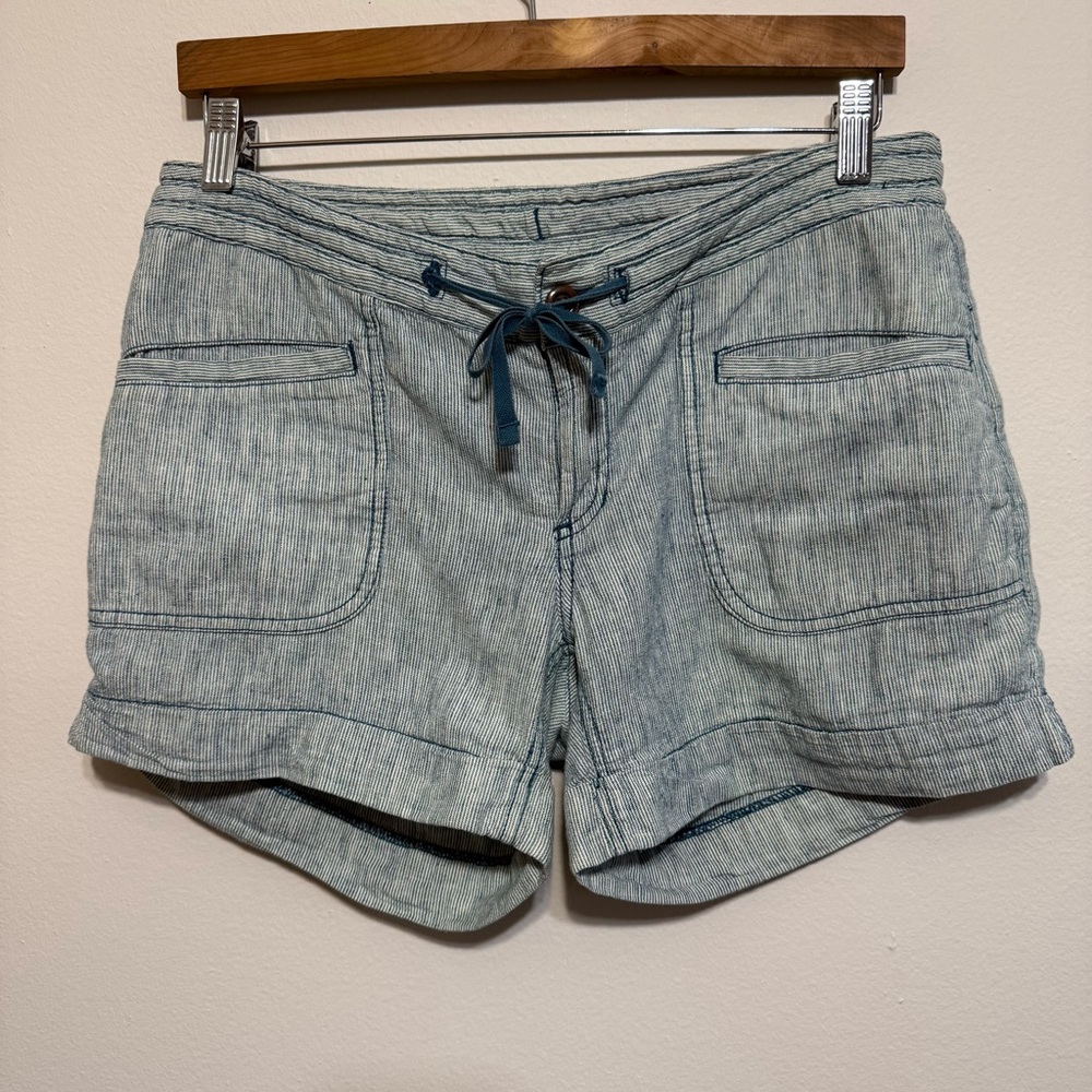 The North Face Larisen Linen Blend Shorts Womens 8 Blue White Striped Cuffed
